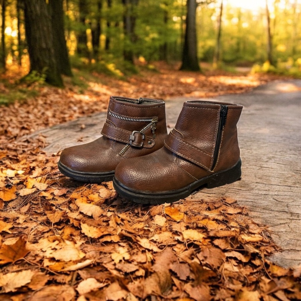 Girl’s size 11 Leather Buckle Boots